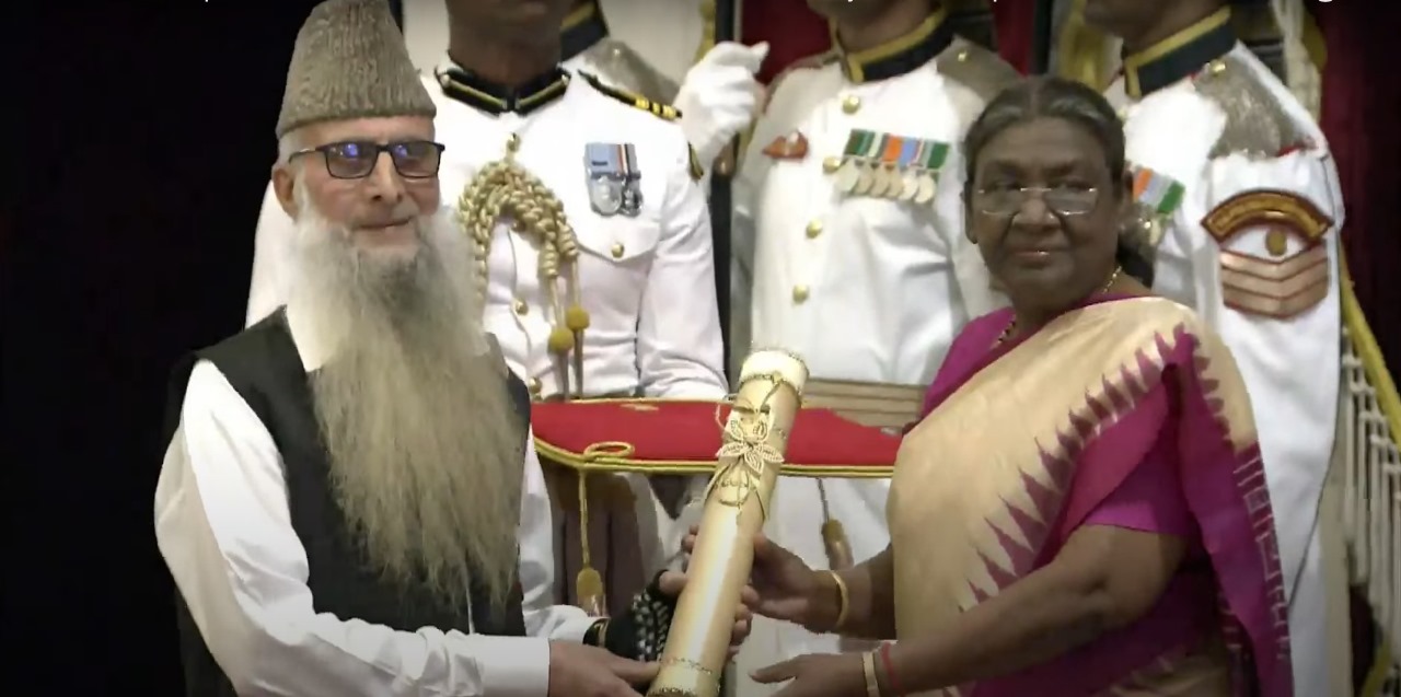 'The President of India confers Padma to Ghulam Nabi Dar in the field of Art from J&K during Civil Investiture Ceremony'